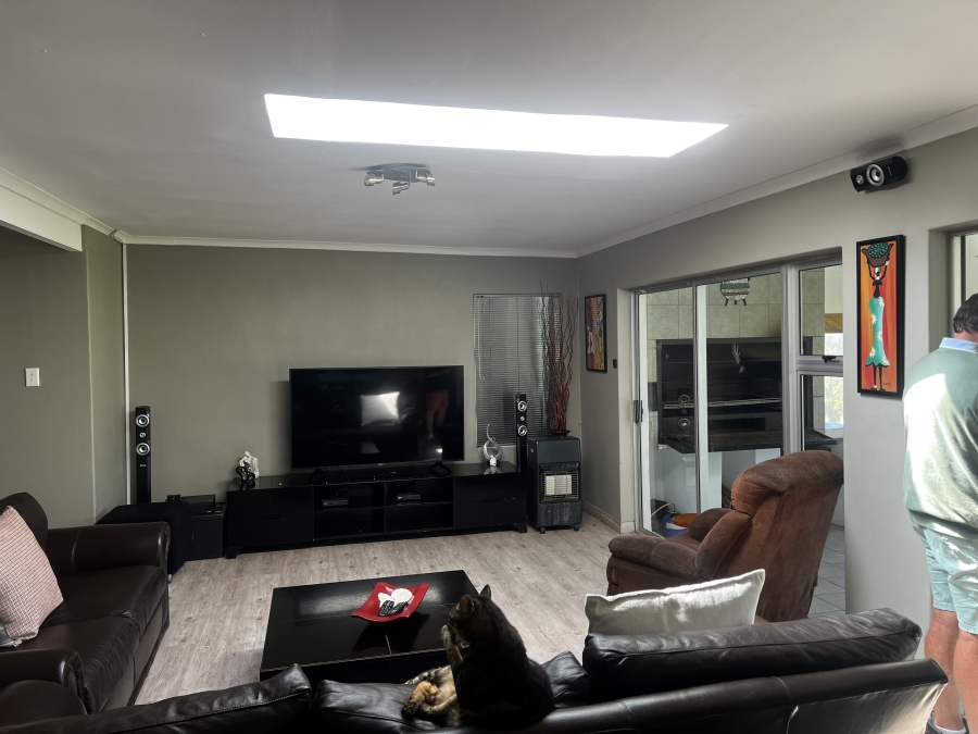 4 Bedroom Property for Sale in Meisies Halt Eastern Cape